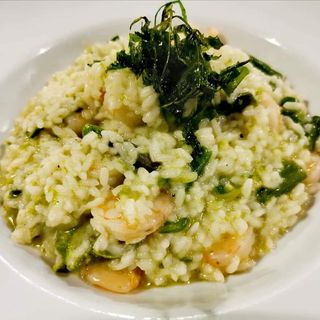 Orez cu gamberi și sparanghel