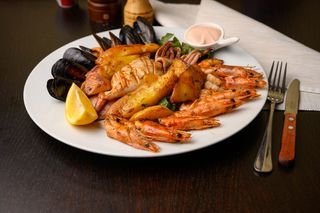 Platou cu fructe de mare