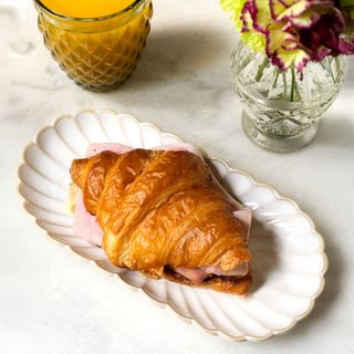 Croissant de Jamón y Queso a la Plancha