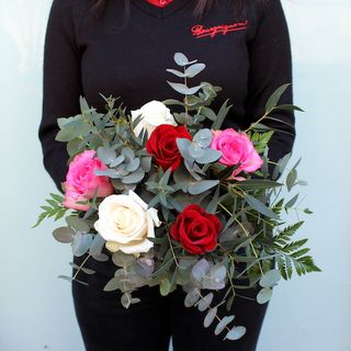 Ramo De Rosas Variadas (6 Rosas)