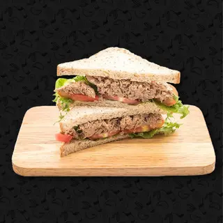 Sándwich Vegetal Con Atún