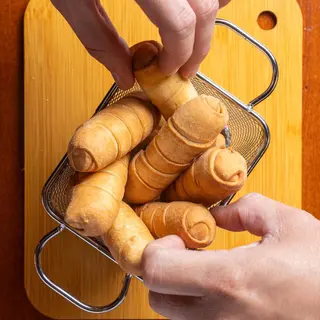 Tequeños Con Queso (4 Uds.)