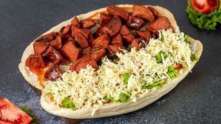 მექსიკური მდნარი ყველით პურში