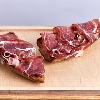 Tostada con jamón