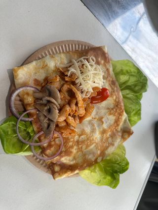 Naleśnik z pieczarkami i kurczakiem