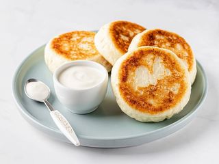 Ірімшікпен сүзбелі құймақ/Сырники с иримшиком (250г)