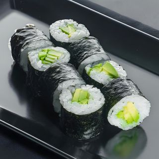 Avocado Ноsomaki sushi