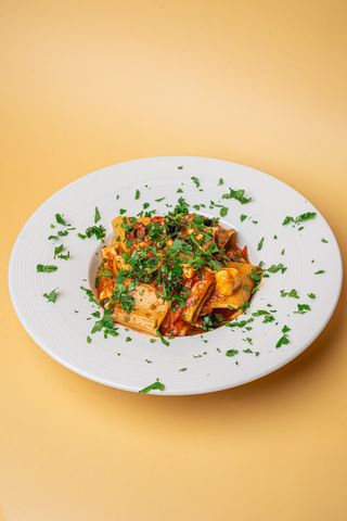 Paccheri con spigola alla "Puttanesca"