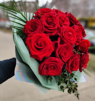 Buchet aniversar cu trandafiri rosii