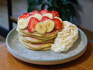 Панкейки з бананом, полуницею та маскарпоне (350g)