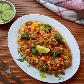 Khao pad vegetables