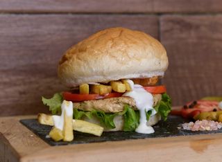 Пилешки бургер (350г)