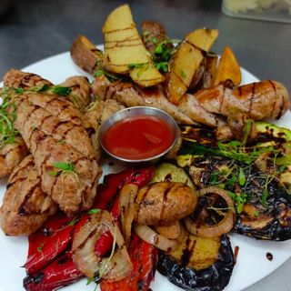 BBQ М'ясний сет (830 гр)