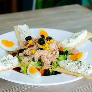 Salată cu ton