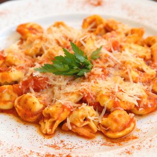 Tortellini de carne al pomodoro