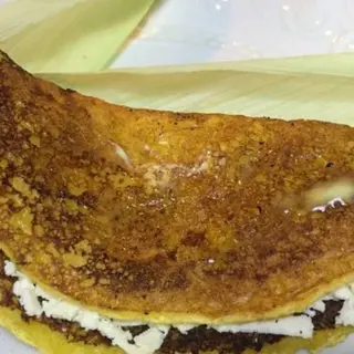 Cachapa con chicharron 