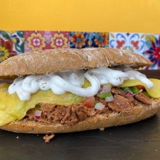 Mollete Triunfo -Estilo pulled beef