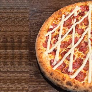 Pizza Calabresa com Queijo Sabor Catupiry