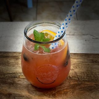 Lemoniada truskawkowa