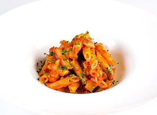 Pasta cu legume în sos pilati