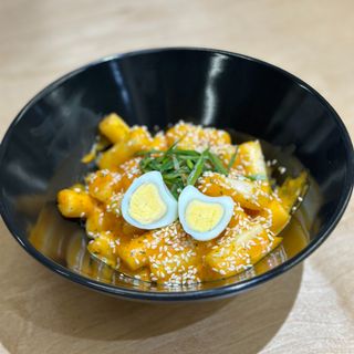 Токпокки с сырным соусом