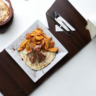 Svinjski file sa dimljenim sirom