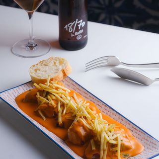 Pimientos Rellenos De Bacalao y Gambon