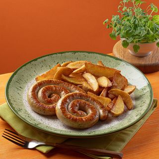 Картопля по-селянськи з курячою ковбаскою