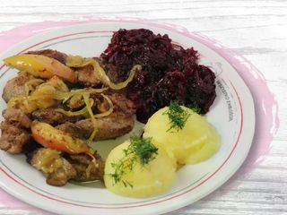 Wątróbka drobiowa z jabłkiem