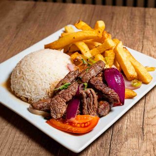 Lomo saltado