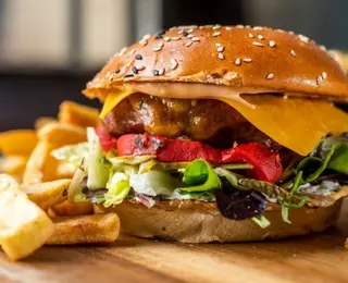 Big burger vita cu cartofi dippers