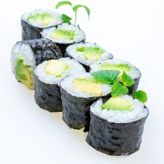 049. Hosomaki avocado