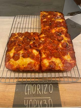 Пица Чоризо 25х35 см