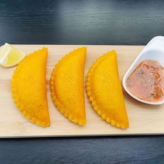 Empanada De Pollo (1 und)