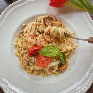 Паста з морепродуктами на кокосових вершках