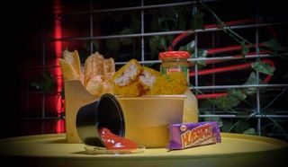 Menú nuggets: nuggets + patatas + zumo + chocolatina