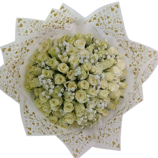 Gysmphylia with White Roses