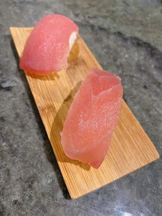 S2.Sushi De Atún (2 Pzs.)