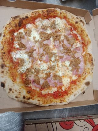 Pizza Tonno