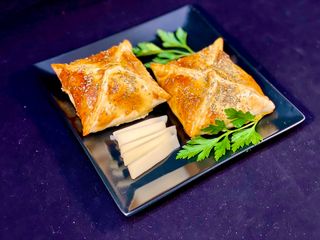 Самса з сиром (100г)