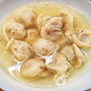 Пельмені з бульйоном
