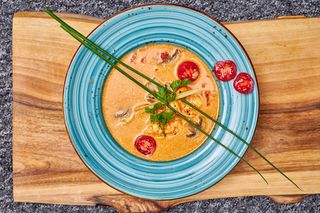 Tom yum z kurczakiem