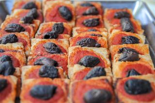 Pizzette di sfoglia - vassoio da 20 pezzi 