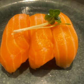 NIGIRI SAUMON AVOCAT