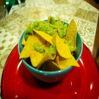 Nachos Con Guacamole