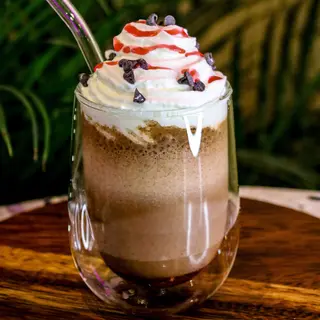 Chocolate Quente e Morango