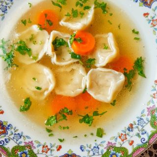 PIELMIENI Z MIĘSEM W ROSOLE 4szt