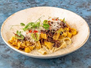 PASTA CON TRUFA з яловиченою