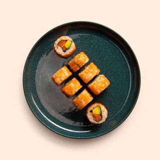 118. Uramaki California salmón tobiko (8 uds.)