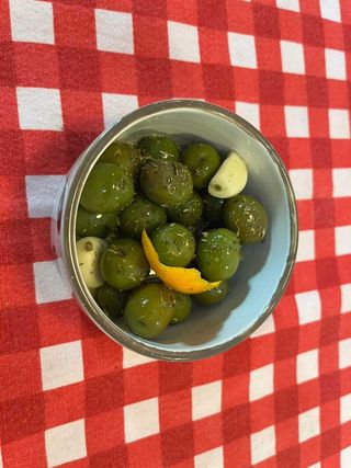 Домашно мариновани италиански маслини (100г)